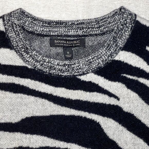 Banana Republic | Zebra Print Wool-Blend Sweater | Small - Picture 8 of 9